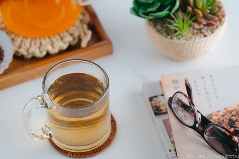 Buckwheat Tea (Sobacha) そば茶 • Just One Cookbook