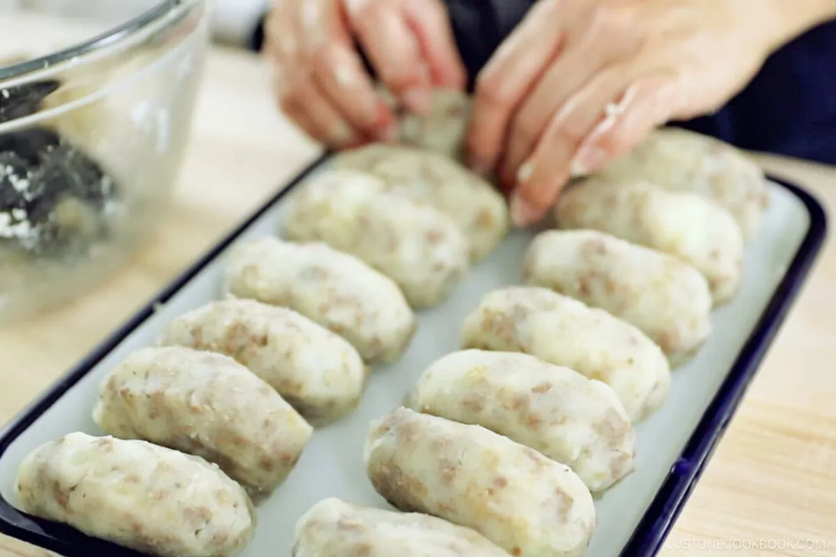 Refrigerate the patties for 15&ndash;30 minutes.